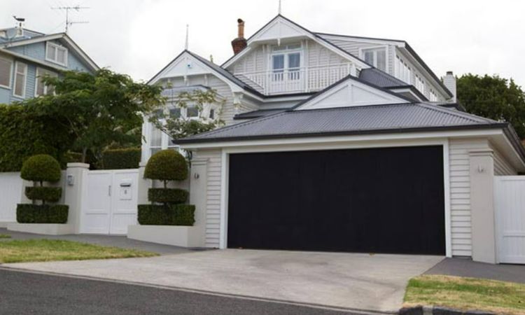 Natalie Wihongi's million-dollar house was sold in 2014 after the divorce.